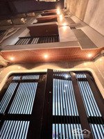 siêu vip ccmn vũ trọng phụng. 83m2 * 7t thang máy.18 phòng. dòng tiền 100tr/th. giá chỉ hơn 22 tỷ