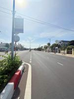 bán nhà mặt tiền nguyễn tất thành long hải. cách dinh cô chỉ 1km. thuận tiện kd mua bán