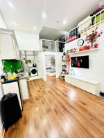 chưa tới 2 tỷ - căn cầu giấy 32m2 - sổ đỏ riêng - lô góc