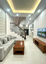 đỉnh chóp! bán nhà đặng văn ngữ, gần đường ô tô tránh, 2 thoáng, sát trường tiểu học, 39m x 5t