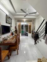 Nhà kiên cố 3 tầng 4PN, cạnh Nhà Thờ Tân Hương, 3.25 tỷ