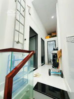 bán nhà , quận 8 dt : 34m2, 2,2m x 11,8m nở hậu 2,9m giá 4tỷ650