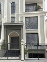 bán bt khu p ciputra mặt đường đôi mt 10 đối diện shop house shine