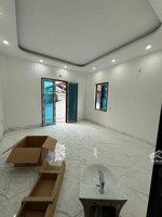 nhà vừa xây , bán nhanh ở ngay trước tết quang lãm hà đông , s = 43m2 , giá hơn 5 tỷ,.