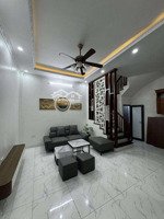 nguyễn đức cảnh - nở hậu - nhà đẹp btct - sát ô tô