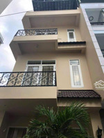 nhà 3 tầng hẻm yersin -căn góc 3 mặt hẻm-gần biển nha trang- full nội thất- giá chỉ 8,7tỷ