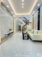 đ.phạm văn bạch quận tân bình -nhà mới nội thất cao cấp sang trọng - hẻm an ninh sạch sẽ văn minh.