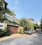 biệt thự giảm 3 tỷ | góc trần não quận 2 | 14.7m x 15m = 232m² | giá 53 tỷ | thuê 80 tr