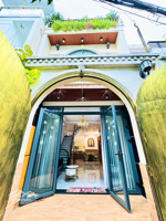 ngon lắm luôn- giá mềm- diện tích to- 3 tầng lầu- gần công viên làng hoa - ds 4- thông ra le van th