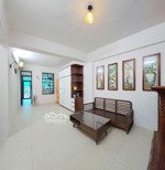 tập thể tầng 2 - lô góc - view phố trương định - ô tô đỗ sát nhà ngày đêm chỉ hơn 3 tỷ