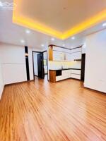 Bán căn hộ tập thể Vĩnh Phúc, Ba Đình, nhà đẹp rộng thoáng, ô tô tránh đỗ