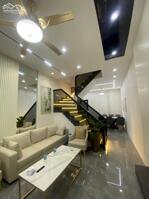 BÁN NHÀ 5 TẦNG THOÁNG TRƯỚC SAU, PHÂN LÔ ĐƯỜNG Ô TÔ VÀO NHÀ, GẦN PHỐ HOÀNG VĂN THÁI.