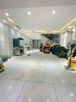 khu ở đẳng cấp, vừa ở kd thoại ngọc hầu. tk cực đẹp 6 tầng. dt: 6 x19. xh ngủ nhà. xem là mê liền