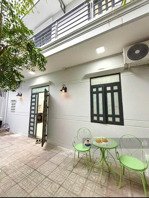 cho thuê nhà 15 tr/tháng cách bãi biển 10 phút đi bộ, gần bãi tắm hòn chồng.