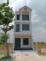 bán căn nhà long hưng shophouse 2mặt tiền đường 21m và 12m trước sau
sổ riêng thổ cư hoàn công.