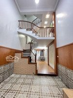 300 nguyễn xiển - mặt ngõ thông - ô tô vào nhà - kinh doanh - 35m 8 tỷ