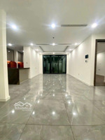 cho thuê căn hộ sunshine diamond river ,135m2 giá thuê 15 triệu bao phí ql 2pn+1 view thành phố