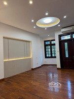 nhà 5 tầng mặt tiền - đường hải hồ , ngay đống đa - khai thác dòng tiền tốt - pháp lý rõ ràng