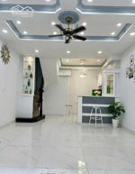 bánh nhà thích quảng đức - phú nhuận- dt 32m: 4,3*7 m- 3 tầng - giá :6,35 tỷ.