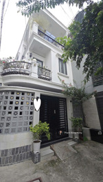 nhà đẹp phú nhuận, hẻm vf3 đậu cửa, ra mt huỳnh văn bánh 50m, 5.2x10, 3 tầng, full nội thất, 9.7 tỷ