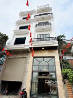 nhà đẹp 6 tầng thang máy 100m2 độc lập, có hồ cá koi, full nội thất