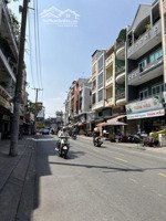 bán nhà mặt tiền cmt8 quận3- đường trước nhà 20m- vị trí kinh doanh- 60m(4x15)- 3tầng- giá 17,9 tỷ