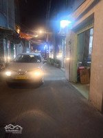 nhà bùi minh trực, p.5, q.8 xe hơi quay đầu thoải mái