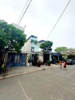 nhà 1 trệt 2 lầu kế bên khu b - làng đại học quốc gia tphcm - cách đường tô vĩnh diện chỉ 100m
- d