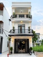 Nhà phố 3 tầng phong cách Tân Cổ Điển - Khu Dân Cư Hồng Loan