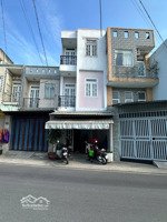 bán nhà trệt 2 lầu linh xuân. mt buôn bán 8m . gồm 3 phòng. dt 60m2. giá 6,75ty