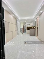 khu phân lô hẻm 4m ngay hoàng diệu giáp q1 - nhà mới 4 tầng vuông vức. chỉ 5,6 tỷ