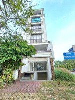 bán nhà mt trương văn bang, dt đất 102,5m2 ngang 5, 1 trệt 4 lầu có hầm. giá 39 tỷ. lh 