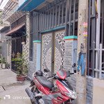 có 2 căn liền kề cần bán:nhà 1 trệt 1 lầu,4mx14m,2pn2wc,cần giuộc.giá 1tỷ190 triệu.pháp lý:sổ chung