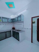 bán nhà 1 trệt 2 lầu,4mx15m, 4pn có 1pn dưới đất ,3wc,xe hơi,, cần giuộc .giá 2 tỷ 050