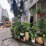 chính chủ cần bán căn hộ chung cư ehome 4, dọc quốc lộ 13 duy chuyển về trung tâm hcm chỉ 30 phút.