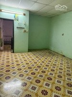 cho thuê nhà quận 3, đường hoàng sa, 2pn, 68m2