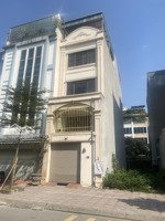 chính chủ cần tiền bán gấp mảnh đất 140m2, mt 6,8m, việt hưng, gần trường, chợ