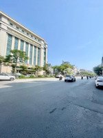 đầu tư sinh lời -dân xây-thang máy- mặt tiền rộng- ngõ nông sát phố thái hà kd đỉnh