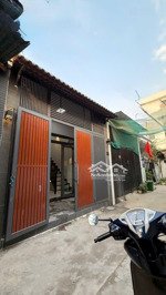 nhà đẹp lung linh
nhà đúc lửng vị trí vô cùng đẹp và thuận tiện, cách chợ hiệp thành chỉ 300m