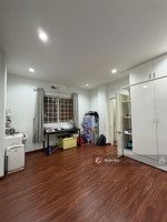 quận 5 cc ngô quyền lầu 1 shr 69m 2pn ban công view đẹp giá 4,8tỷ