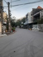 sát bến xe q8 trước nhà 10m, đậu xe hơi trước thỏi mái , nhà chiều ngang khủng 10m, ,kdc hiện hữu