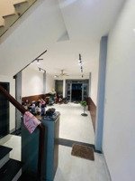 gấp bán nhà 2 tầng mặt tiền ngô quyền mân thái phường sơn trà đà nẵng-99m2-10 tỷ tl.