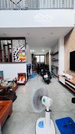 hàng vip 4 tầng 2mặt tiền lê văn lương phường tân quy