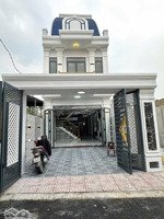 nhà mới hoàn thiện nội thất cao cấp đường nhựa ô tô vào tận nhà dt: 110m ngang 5m