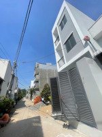 nhà 3 tầng, 4pn, đường oto, cạnh ngã 3 liên phường & bưng ông thoàn , nhỉnh 5 tỷ