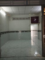 nhà 72m2 một phòng khách một phòng ngủ một nhà bếp có sân rộng 20 m có rào mái che