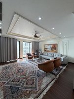 chính chủ bán gấp căn 136,6m2 tầng trung roman. giá bán 13 tỷ. lh 