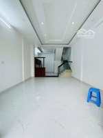 hẻm xẻ hơi thông đường 385, p. tăng nhơn phú, nhà 3 tầng, 4 phòng ngủ, giá ghỉ 7t.