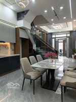 nhà 1 trệt 2 lầu + sân thượng thạnh xuân 24 4x13.5m hxh thông full nội thất 5.8 tỷ tl