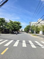 bán rẻ lô đất đường 10,5m trương định thông biển mân thái. quận sơn trà , tp đà nẵng .
- d